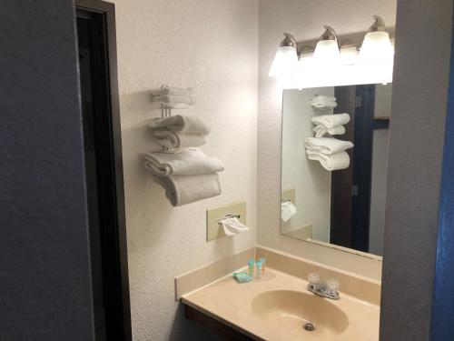 AmericInn Motel Monticello - photo 3