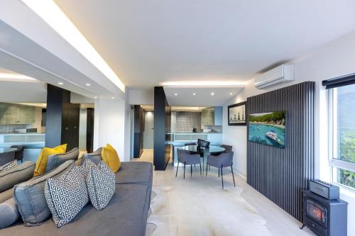 Yolo Spaces Clifton Beach Front Executive Apartment