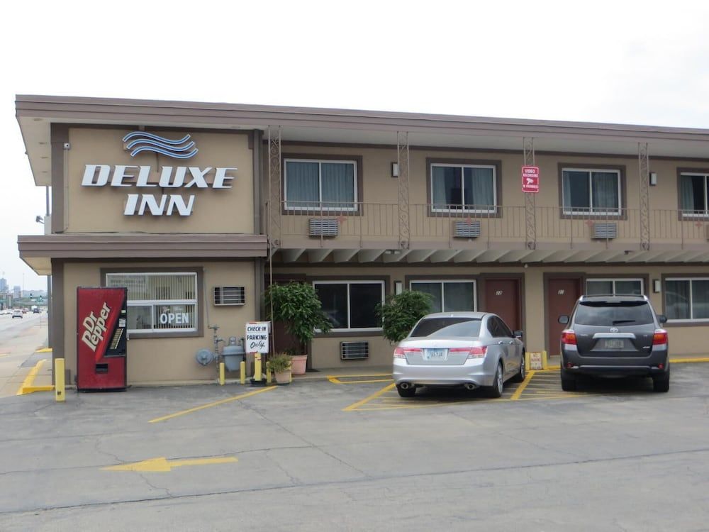 Deluxe Inn - photo 3