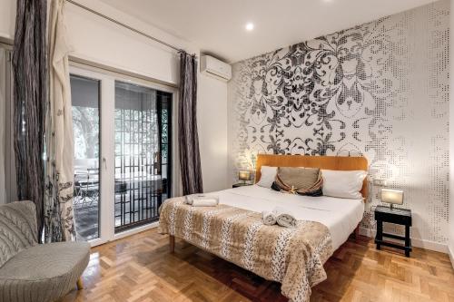 Romantic Piccolomini Lux Guest House — 4-Star Luxury Hotel in Rome, Italy