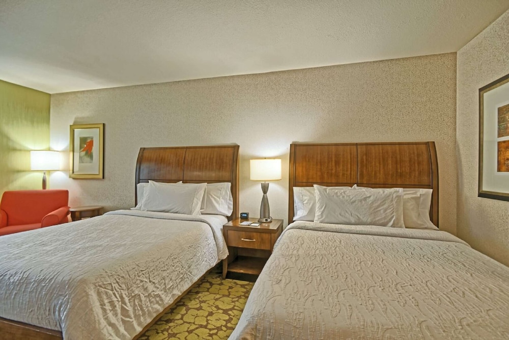 Hilton Garden Inn Mt. Laurel - photo 10