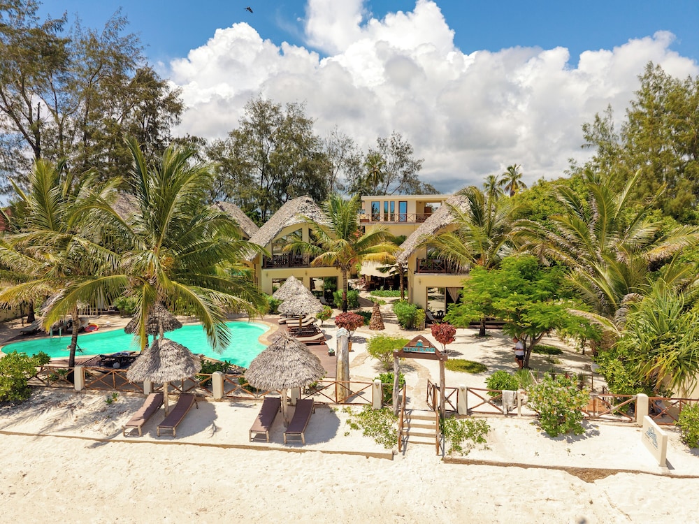 Clove Island Villas & Spa — 4-Star Luxury Hotel in Zanzibar, Tanzania