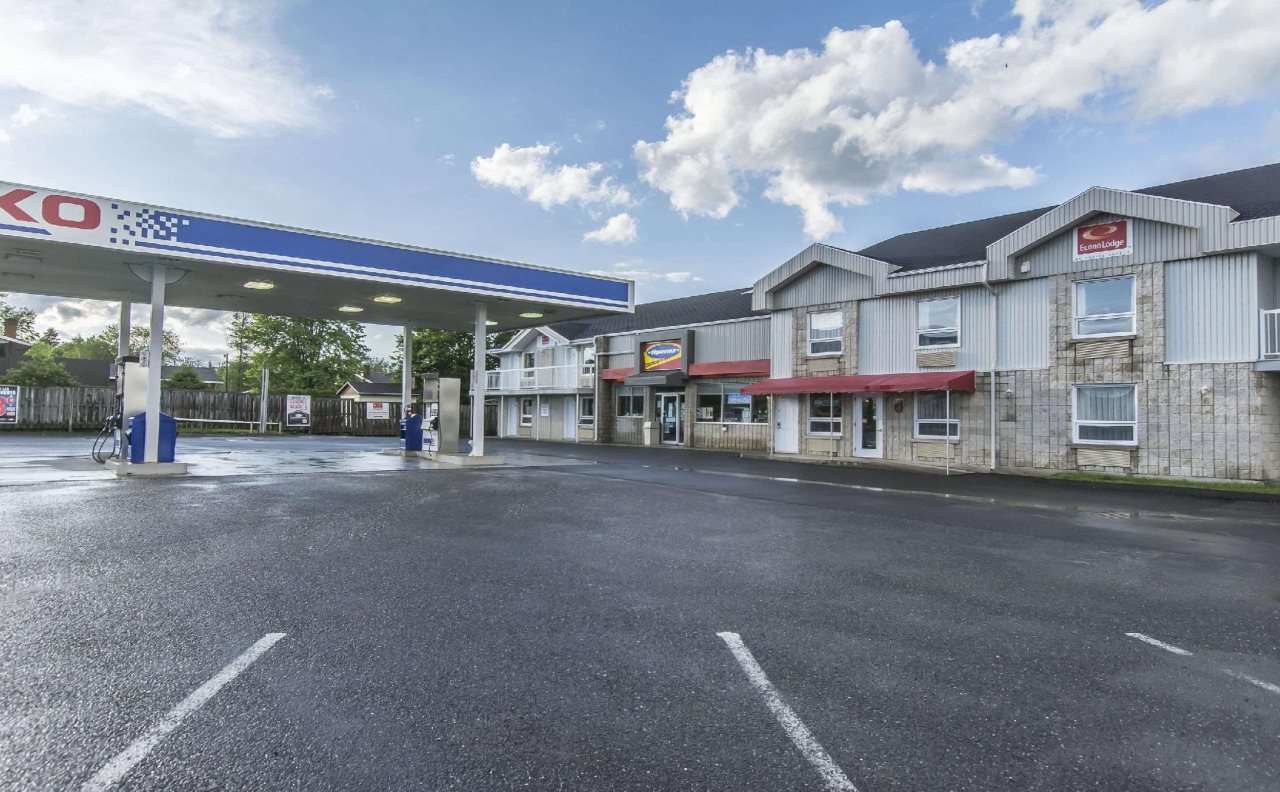 Econo Lodge Temiscouata Sur Le Lac — hotel in Cabano