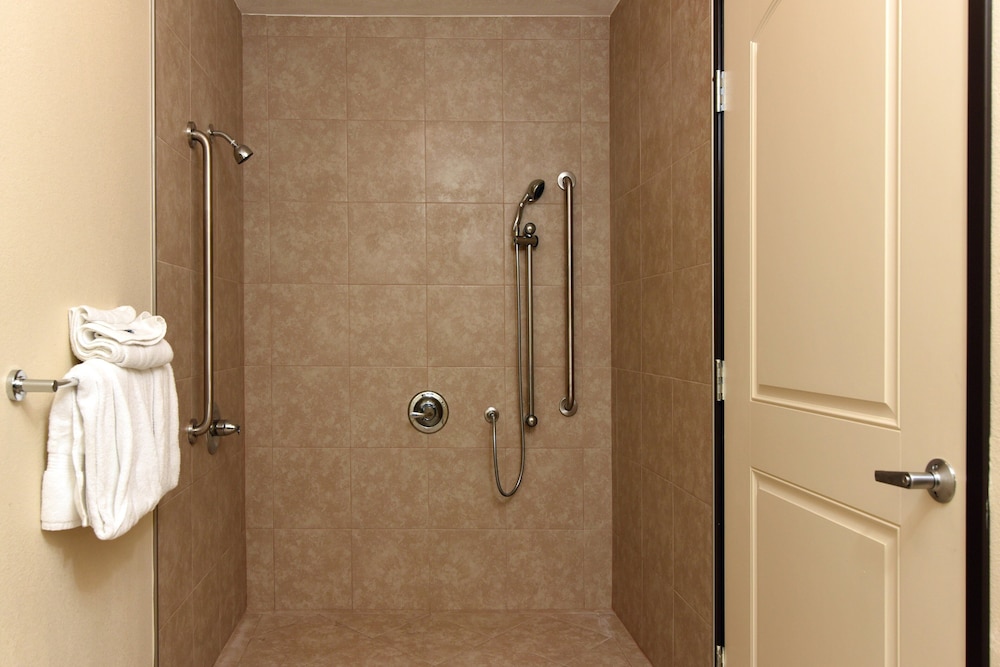 Red Roof Inn Bakersfield - photo 14