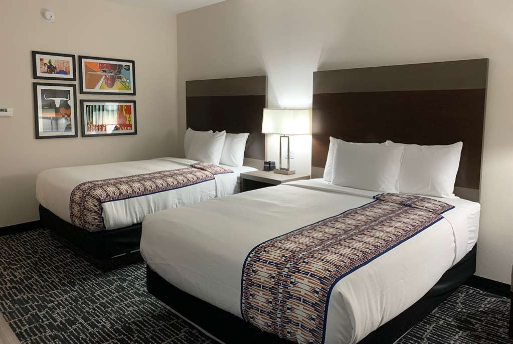 La Quinta Inn & Suites by Wyndham Red Oak TX IH 35E - photo 13