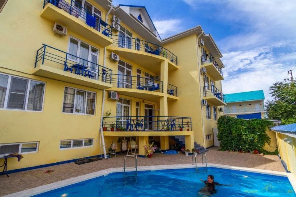 Delfin Mini Hotel in Vityazevo, Russia