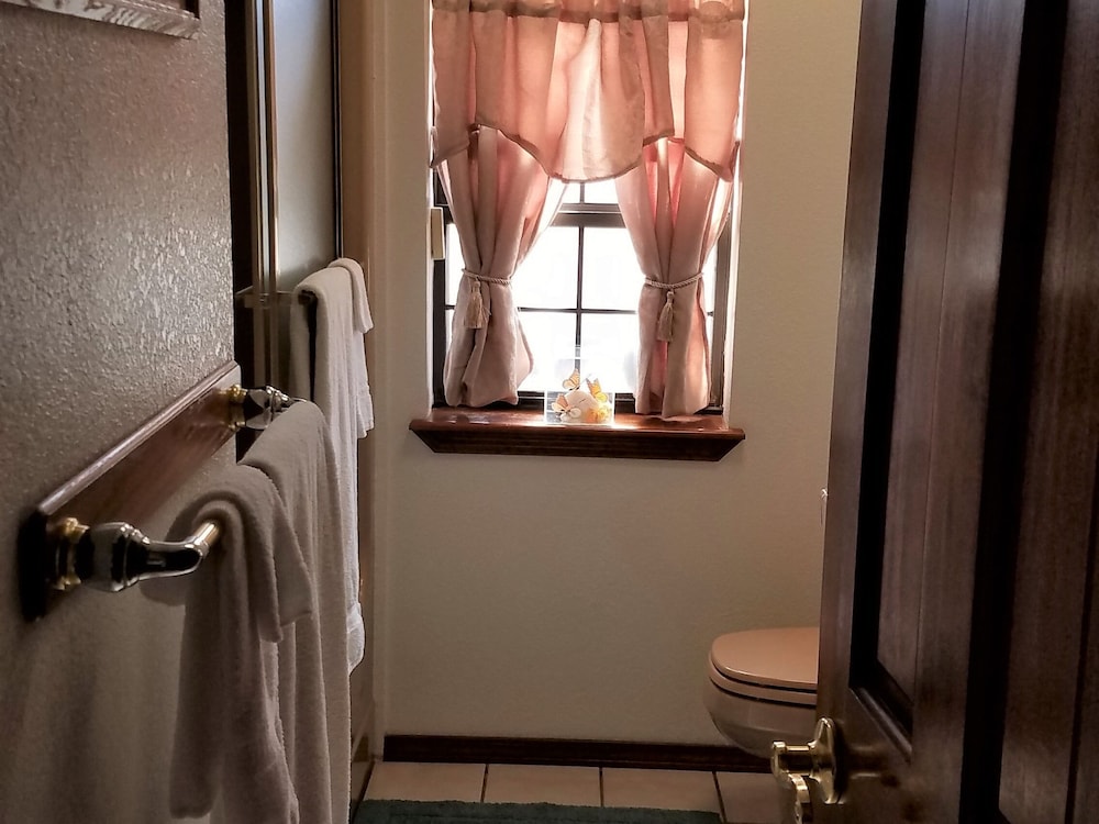 Tavares Inn - photo 6