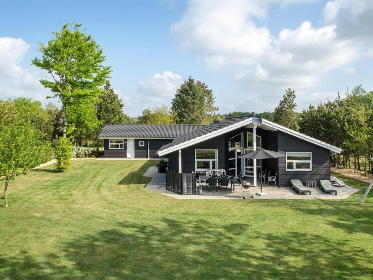 Holiday Home Gylla 12km from the sea by Interhome — 4-Star Luxury Hotel in Oksbol, Denmark