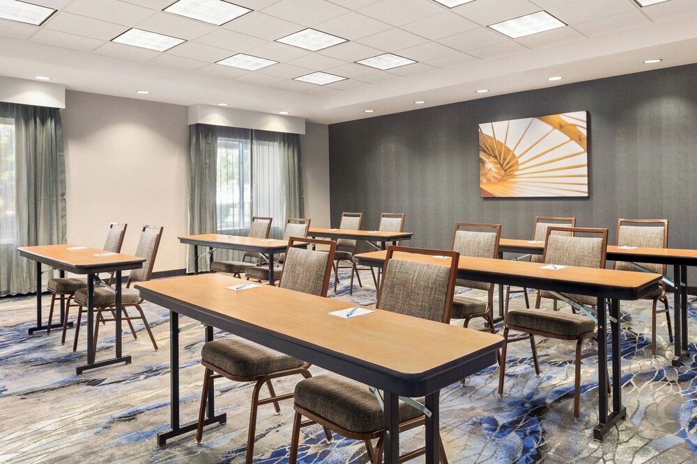 Fairfield Inn & Suites by Marriott Reno Sparks - photo 29