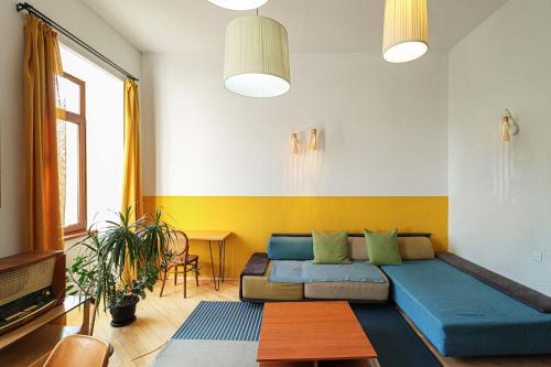 Charming 2BR Near Rooms Hotel By Wehost