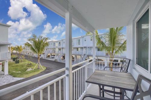 Carney’s Reef NEW 1B 1B Pool Patio in Marathon, United States