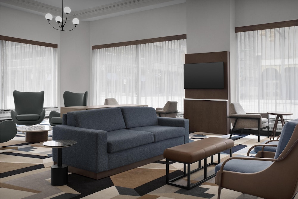 Hampton Inn Indianapolis Downtown Across from Circle Centre - photo 4