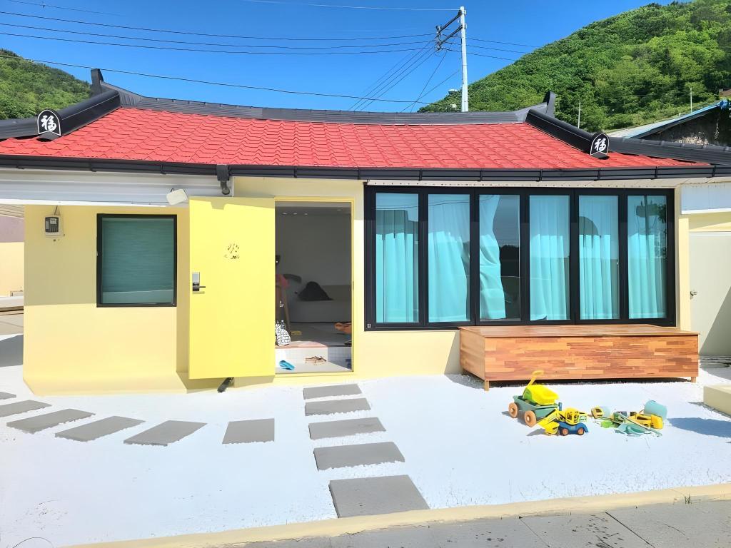 Tongyeoung Onheim in Kosong, South Korea