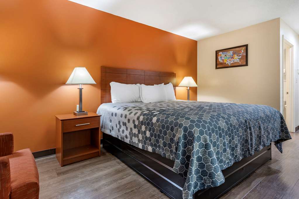 Econo Lodge Saint Stephen - photo 23