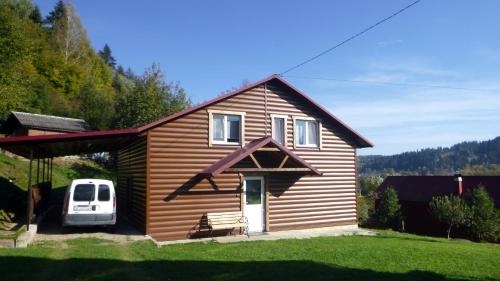 Pid lisochkom in Verkhovyna, Ukraine