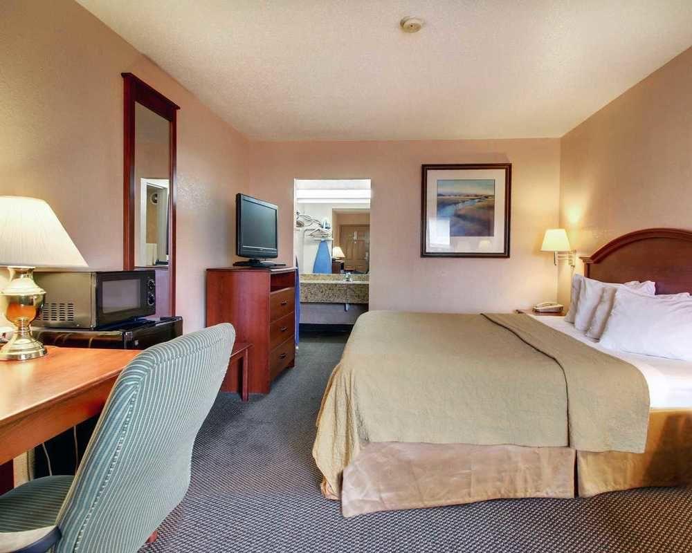 Rodeway Inn North - photo 8