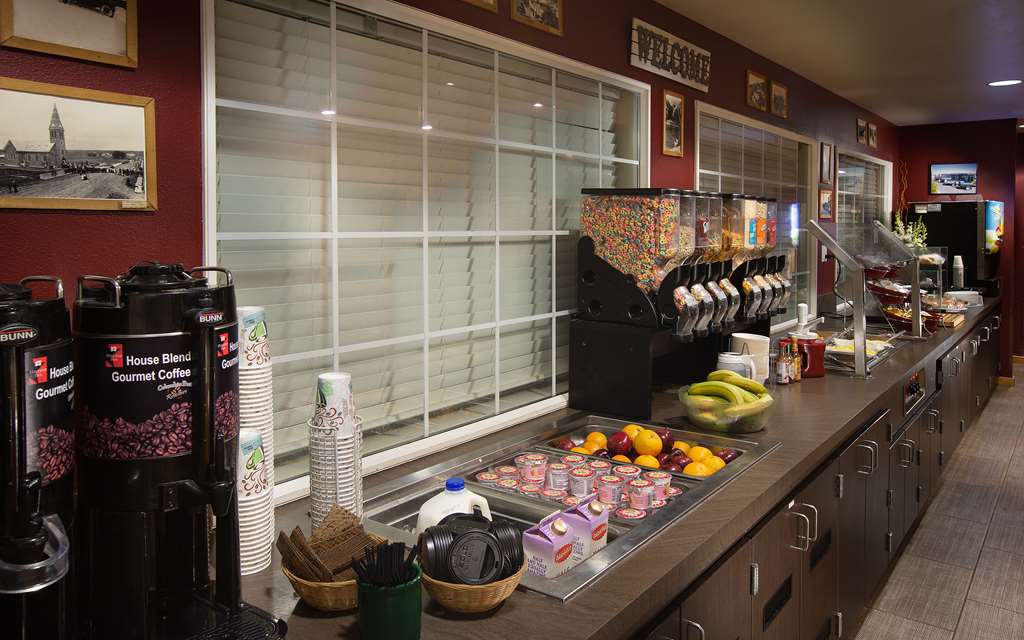 Coast Hilltop Inn - photo 20