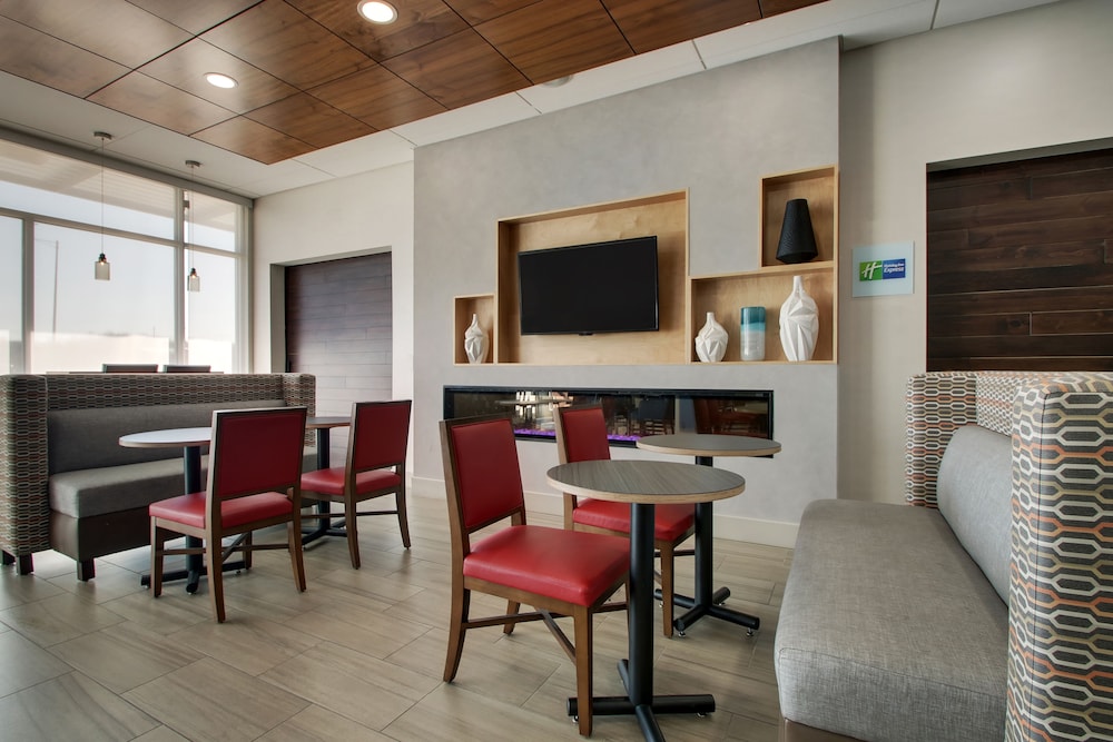 Holiday Inn Express & Suites Mount Vernon by IHG - photo 35