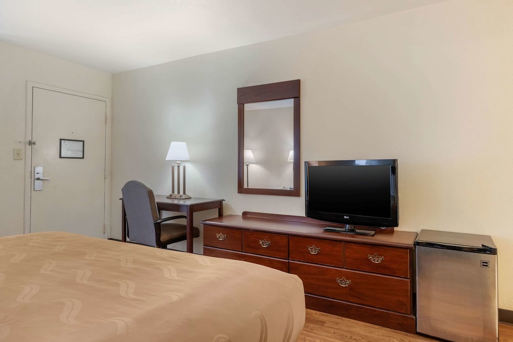 Quality Inn At Town Center - photo 24