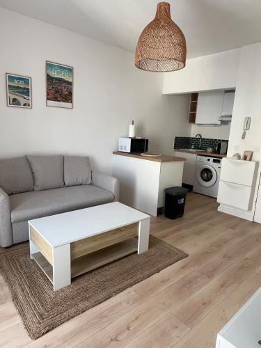 Grand Studio Cosy a Deux Pas de la Gare in Agen, France