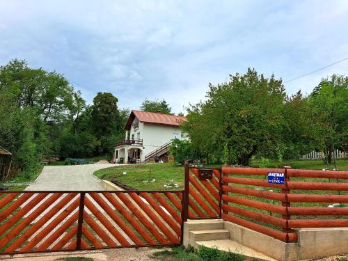Apartman Lynx on Lake Sabljaci — 4-Star Luxury Hotel in Ogulin, Croatia