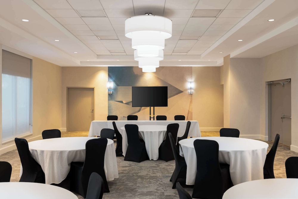 Hilton Garden Inn Daytona Beach Oceanfront - photo 45