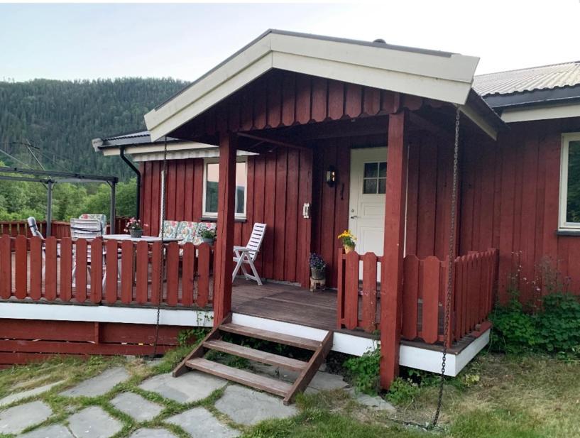 Feriehus Med Utsikt Til Fjord Og Fjell in Unknown City, Norway