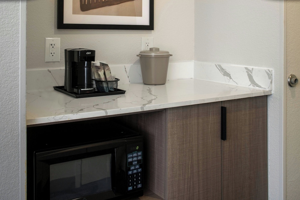 Fairfield Inn & Suites by Marriott Lafayette South - photo 20