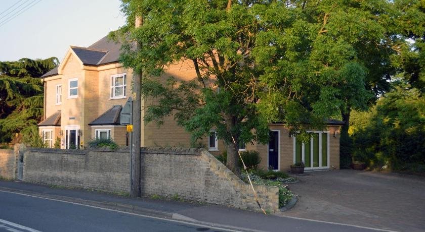 The Gate House — 4-Star Luxury Hotel in Ely, United Kingdom