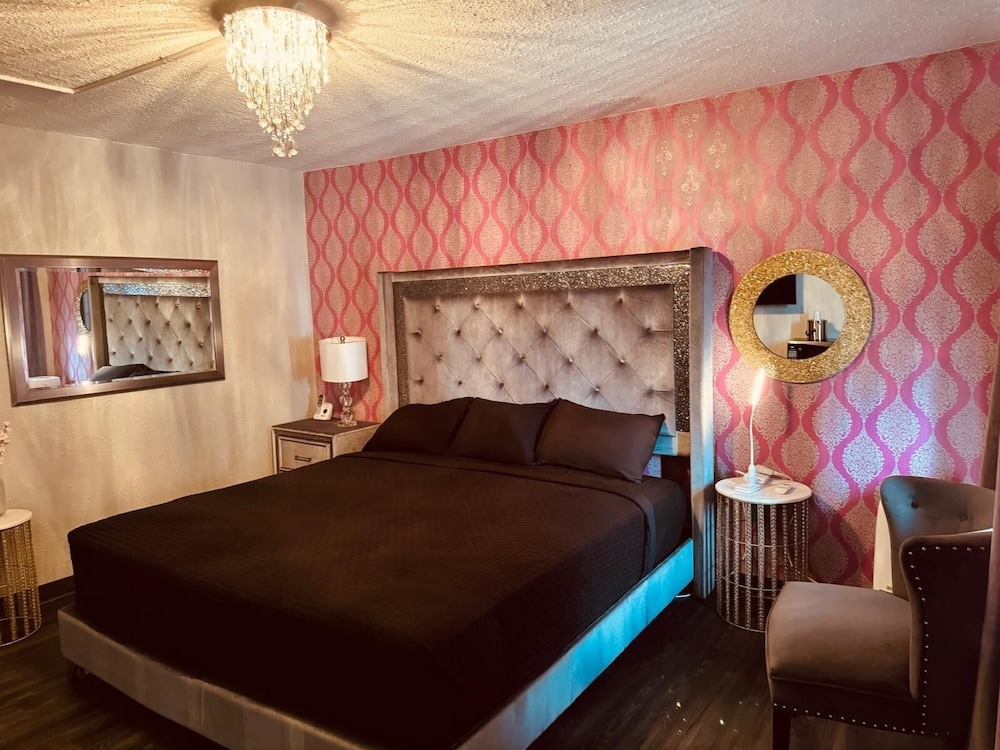 The Village Inn Hotel - photo 28