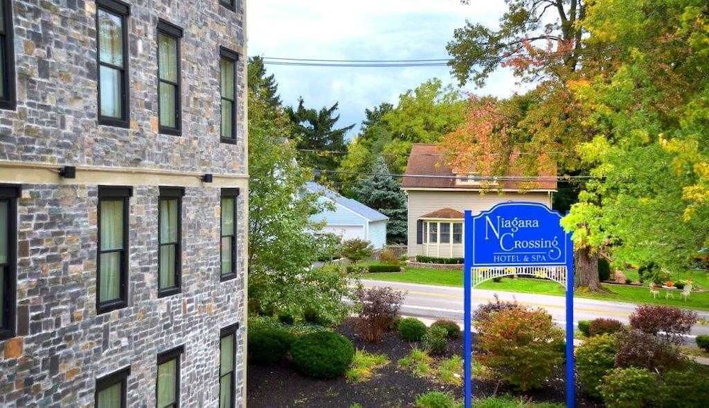 Niagara Crossing Hotel & Spa - photo 31