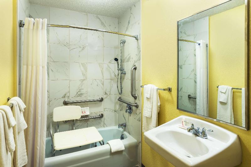 Days Inn by Wyndham South Hill - photo 11