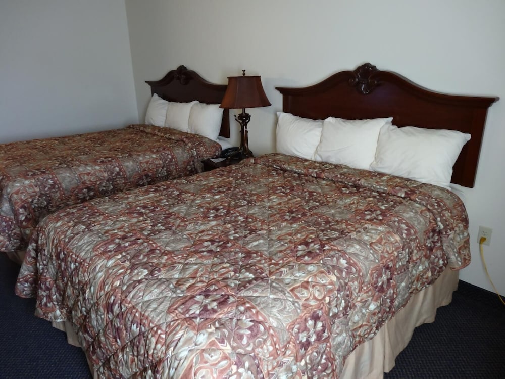 Fairgrounds Inn - photo 6