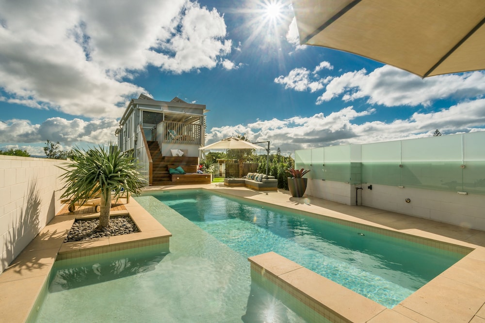 Bluewater House — 4-Star Luxury Hotel in Byron Bay, Australia