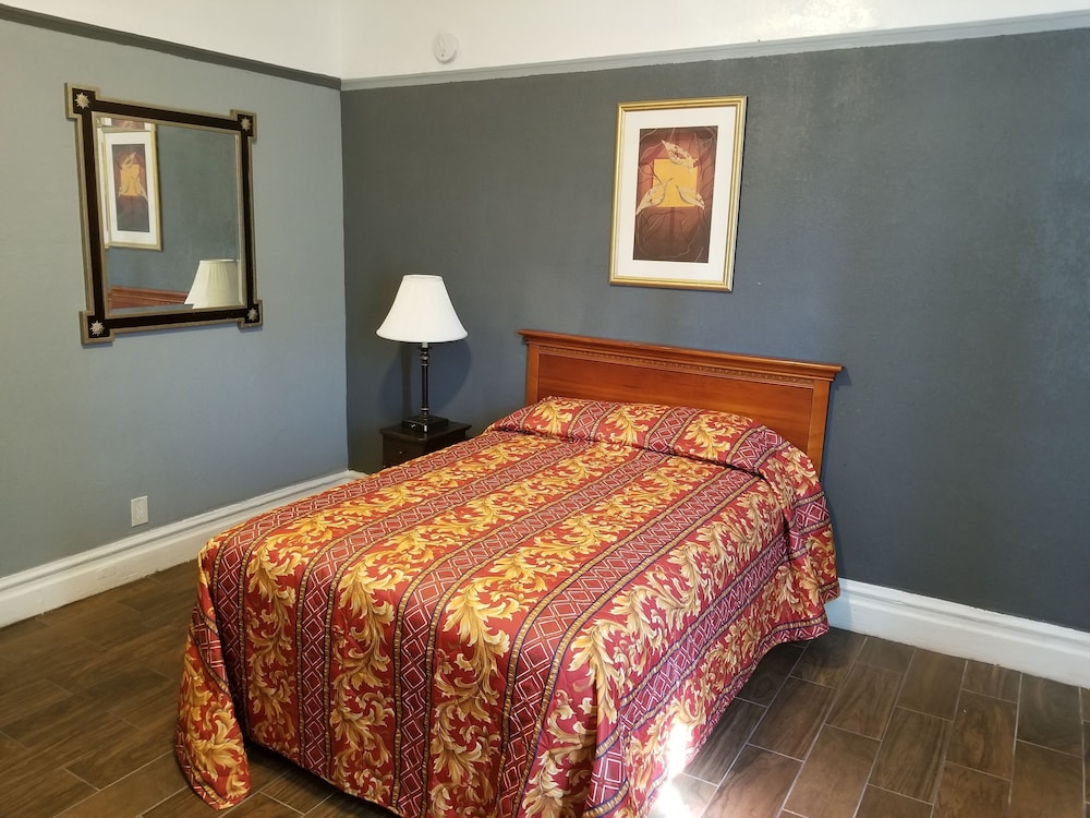 Page Hotel - photo 4