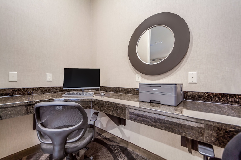 Cobblestone Inn & Suites Fremont - photo 46