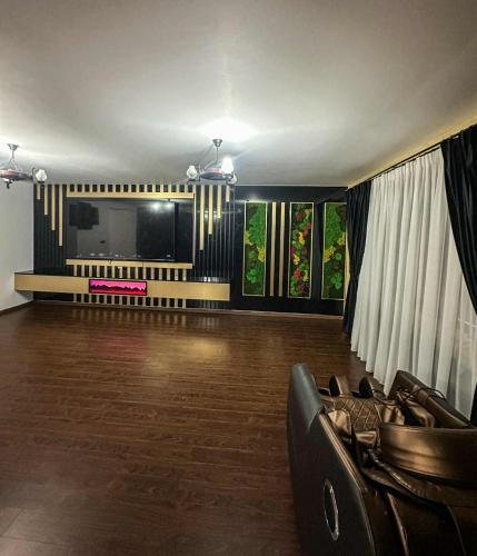 Vila de vacanta Curtea de Arges — 4-Star Luxury Hotel in Curtea De Arges, Romania