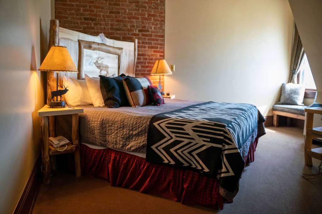 Sheridan Inn B W Signature Collection - photo 22