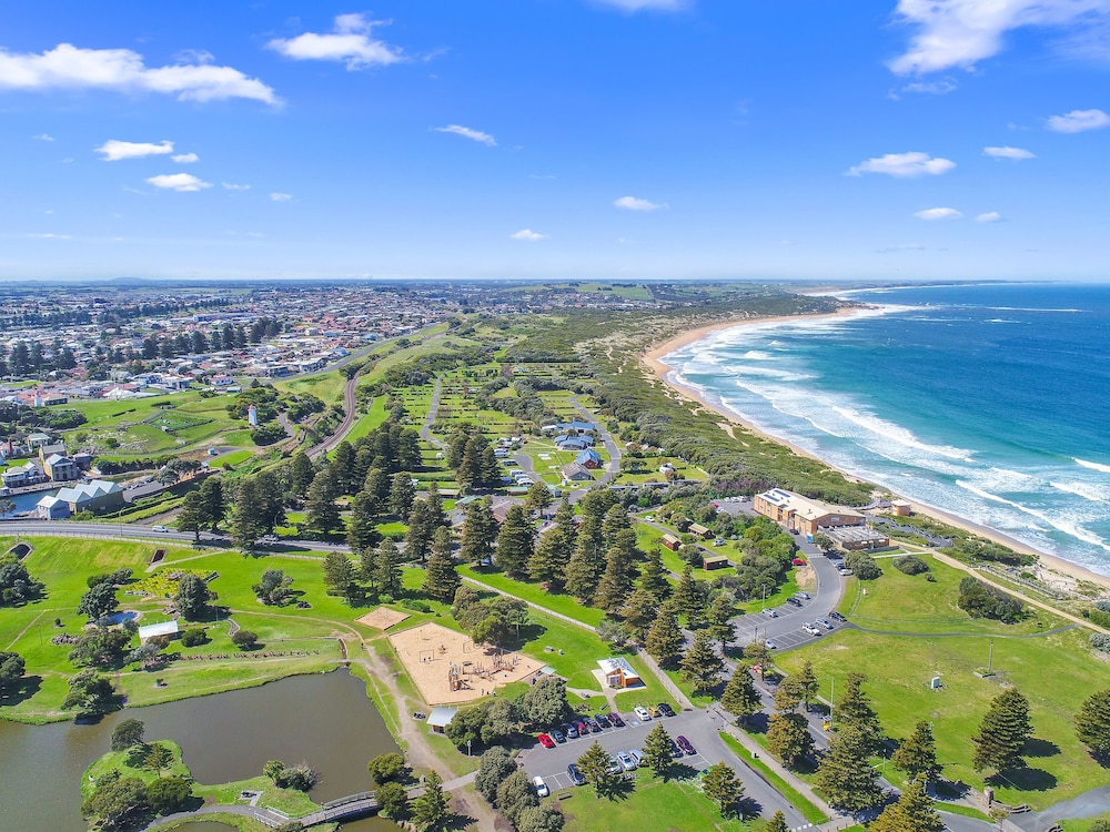 Surfside Holiday Park — 4-Star Luxury Hotel in Warrnambool, Australia