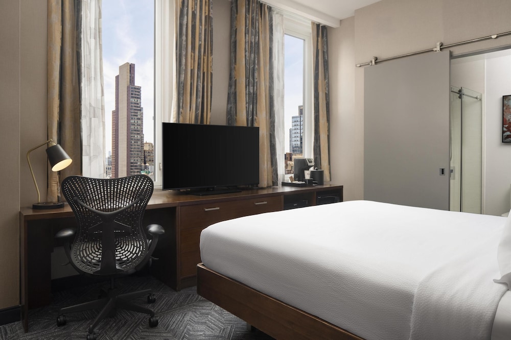 Hilton Garden Inn New York Midtown Park Ave - photo 10