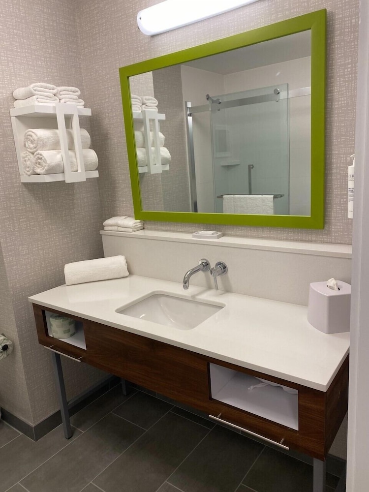Hampton Inn Monticello - photo 13