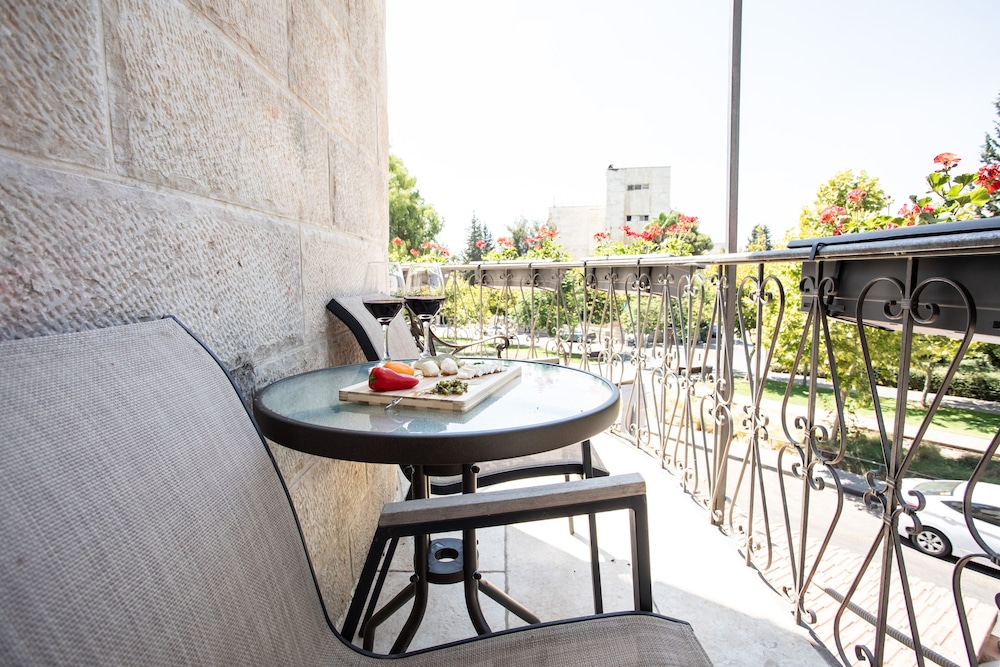 Luxury Triplex In Jerusalem Center - last minute hotel in Jerusalem