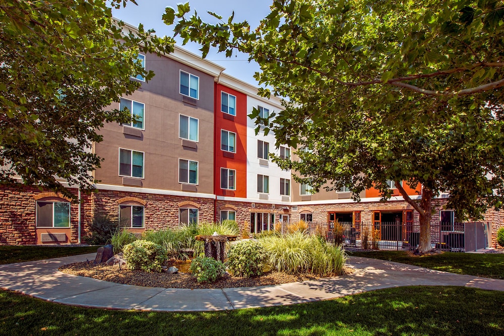 Holiday Inn Express & Suites Ontario - photo 30