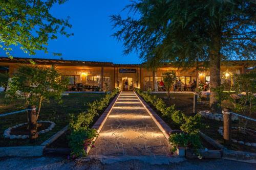 Agriturismo Quartuccio — 4-Star Luxury Hotel in Oricola, Italy