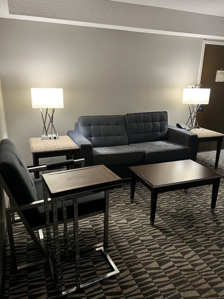 DoubleTree By Hilton Hotel Augusta - photo 17