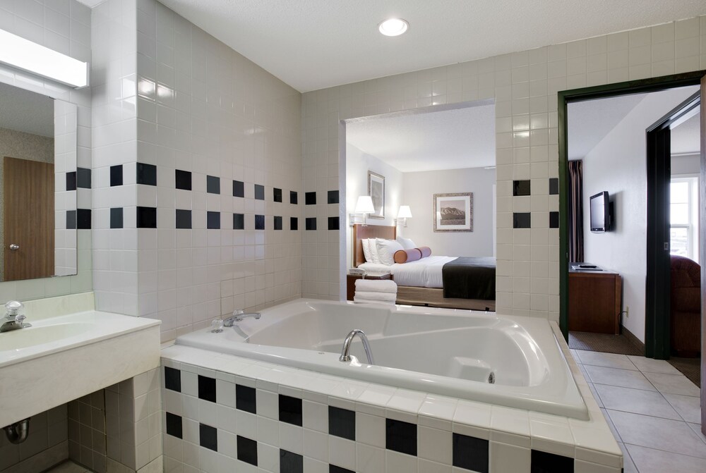 Redwood Lodge - photo 10