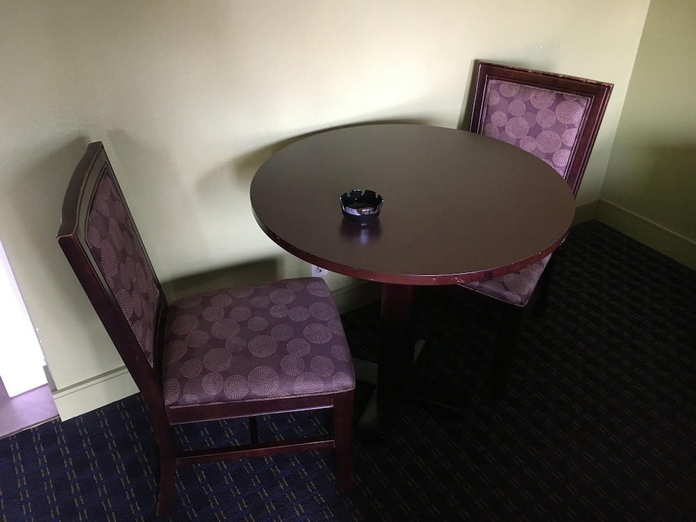 Del Amo Inn - photo 21