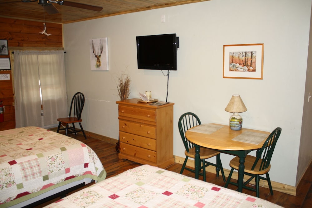 The Historic Wapiti Lodge - photo 34