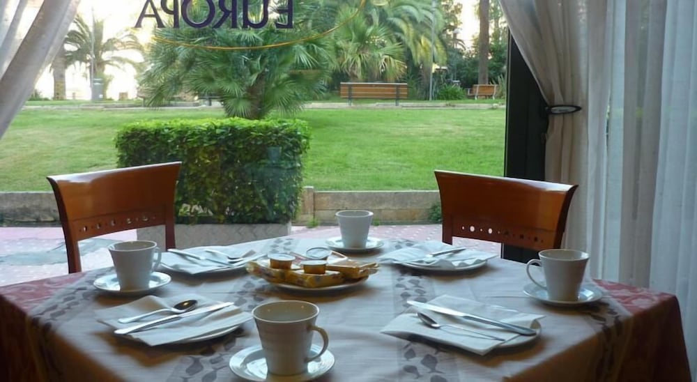 Hotel Europa — hotel in Taggia