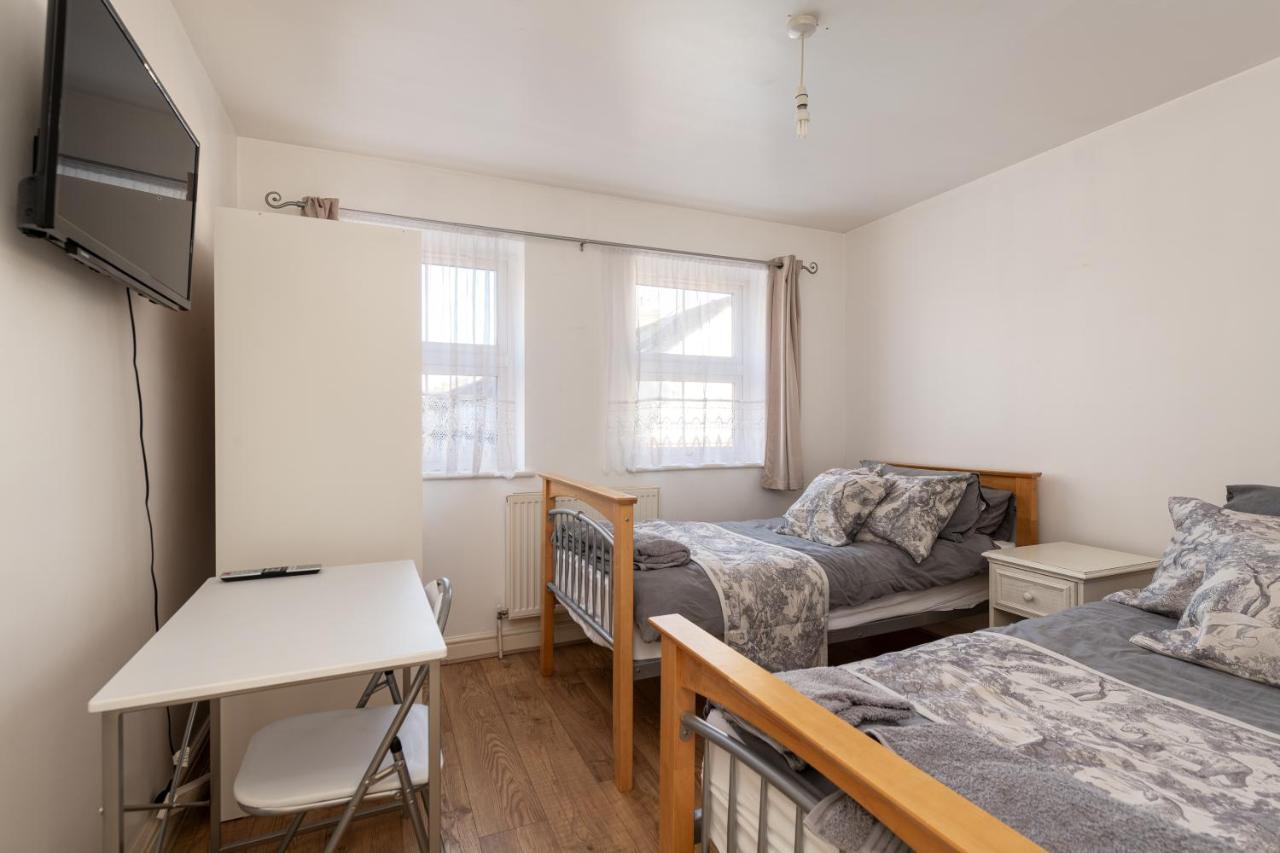 Cosy Retreat SmartTV and Wi Fi — hotel in Gillingham